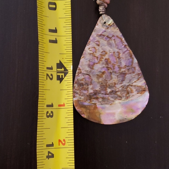 Shell necklace- so pretty! - Picture 3 of 6